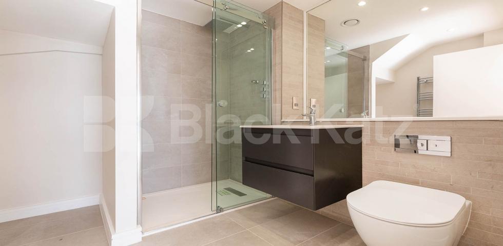 			2 Bedroom, 2 bath, 1 reception Penthouse			 Tottenham Lane, CROUCH END